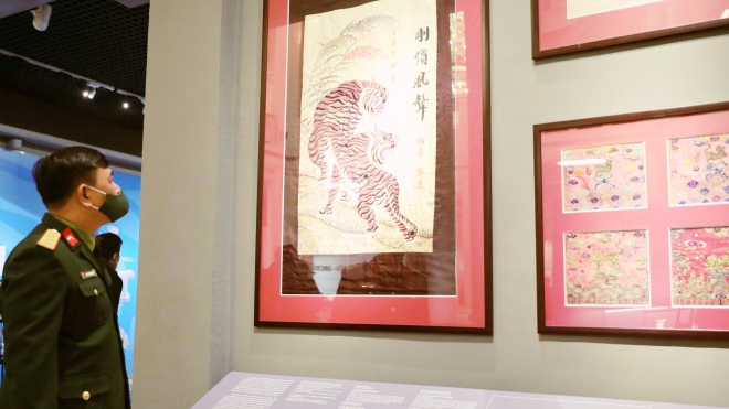 Khai mạc trưng bày 'Hổ trong mỹ thuật cổ Việt Nam'