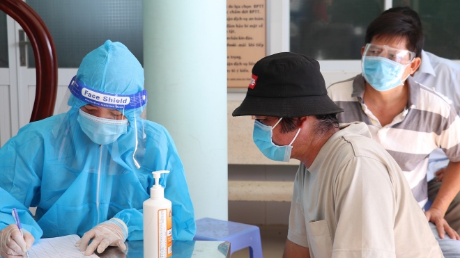 Số ca nhiễm Covid-19 tại Hà Nội giảm mạnh còn hơn 5.800 ca trong 24 giờ