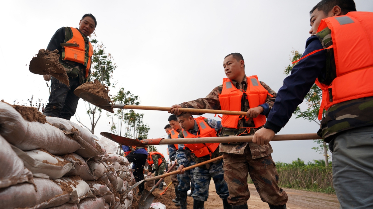 Trung Quốc ứng phó khẩn cấp phòng lũ lụt ở miền Bắc