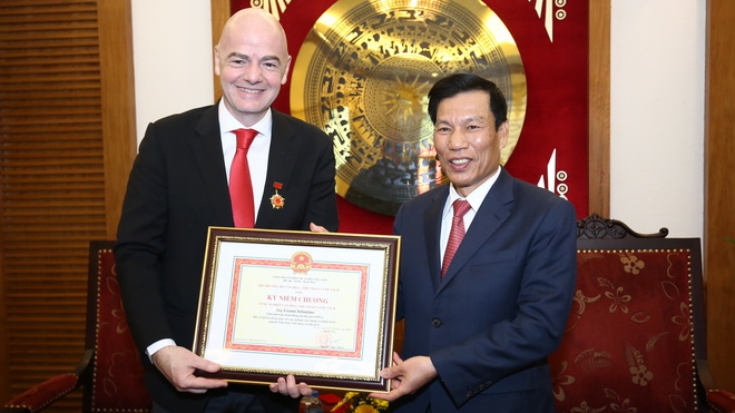 Chủ tịch FIFA ấn tượng với U23 Việt Nam