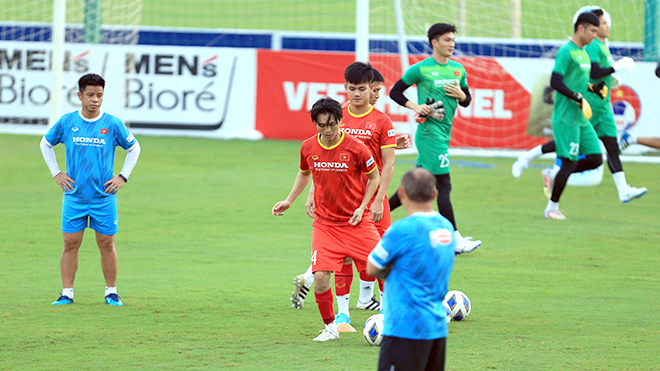 bóng đá Việt Nam, tin tức bóng đá, HLV Park Hang Seo, Việt Nam vs Trung Quốc, lịch thi đấu vòng loại thứ ba World Cup, Trọng Hoàng, Minh Vương, Văn Lâm, VFF