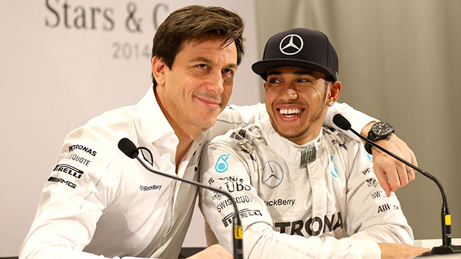 Vì sao Hamilton chỉ gia hạn 1 năm với Mercedes?