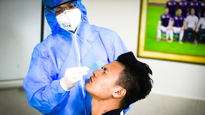 'Tuyển Việt Nam nên được tiêm vaccine phòng Covid-19'