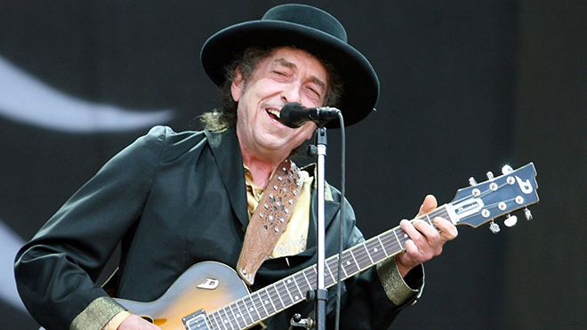 Huyền thoại Bob Dylan đã bán đi 'kho báu âm nhạc đại chúng'
