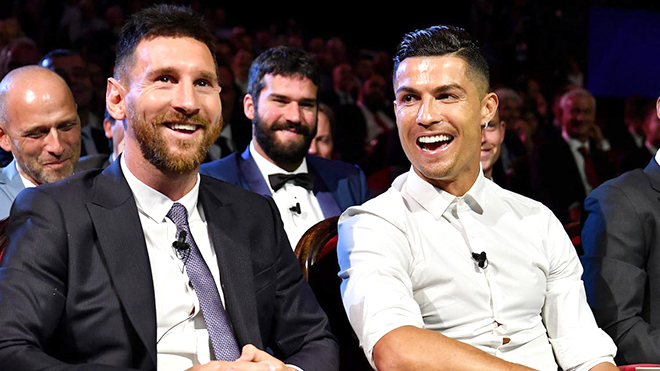 Bong da, Bóng đá hôm nay, bóng đá, Messi, Ronaldo, Đá bóng là việc nhẹ lương cao, Alexis Sanchez, Mesut Oezil, Beckham, Top 10 cầu thủ giàu nhất, thu nhập cầu thủ