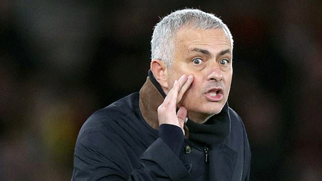 Mourinho Äang bá» Äá»i xá»­ báº¥t cÃ´ng á» M.U, ÄÃºng hay sai?