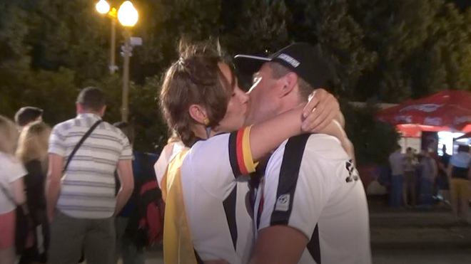 Ký sự World Cup: Hai nụ hôn Đức tại Moskva