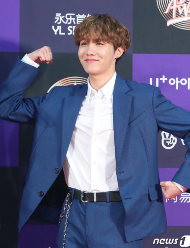 BTS. Bts biến hình trong trò chơi Animal Crossing. bts