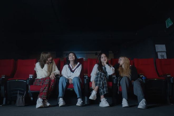 Blackpink, BLACKPINK Light Up The Sky, JBlackpink ở tuổi 40, Rosé, Jennie, Jisoo, Lisa