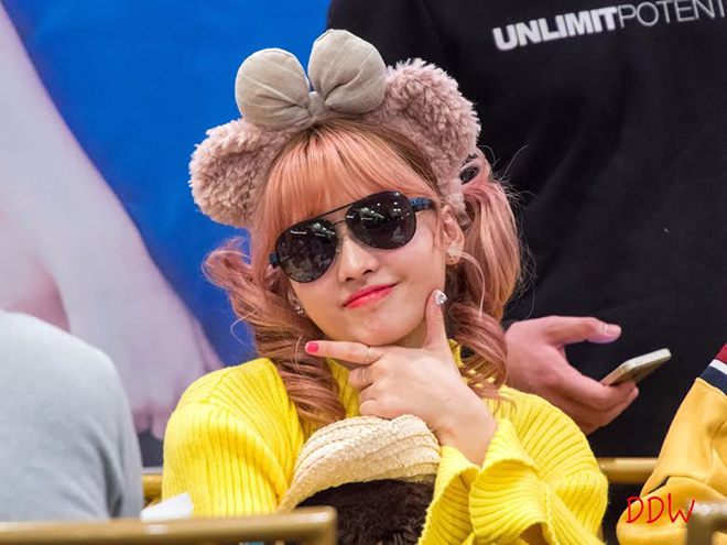 Twice, Các cô nàng Twice nổi loạn, Twice sống phá luật của JYP, Momo, Chaeyoung