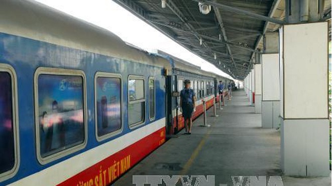 tuyến đường sắt Bắc - Nam hiện tại đã lạc hậu, không đáp ứng được nhu cầu vận tải ngày càng tăng