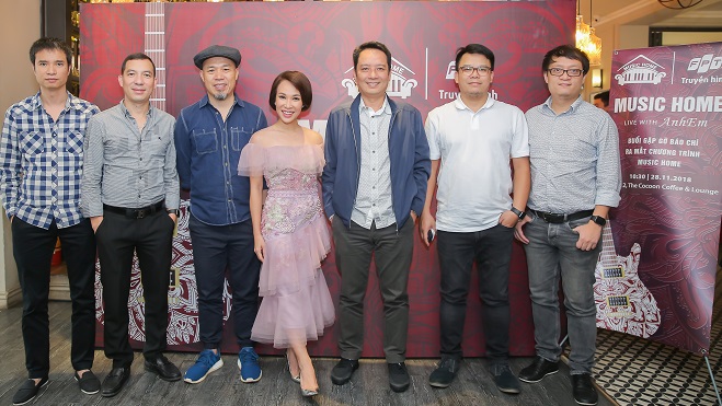 Uyên Linh mở màn series chương trình Music Home - mang liveshow đến tận nhà khán giả