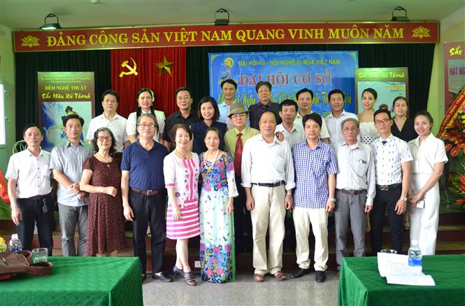 Trong ảnh: Đại hội đã bầu danh sách Ban chấp hành chi hội Nghệ sỹ múa Việt Nam tỉnh Thanh Hóa nhiệm kỳ 2020-2025 gồm 12 người, đồng thời bầu đoàn đại biểu gồm 10 người dự Đại hội Nghệ sỹ múa Việt Nam khóa VII, nhiệm kỳ 2020-2025./. Ảnh: Hoa Mai - TTXVN