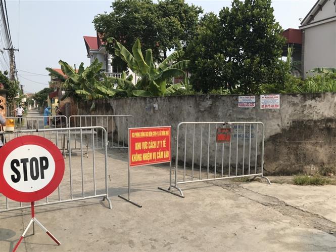 Khu vực cách ly y tế ở thôn Khay, xã Thống Nhất, huyện Gia Lộc. Ảnh: Mạnh Tú-TTXVN