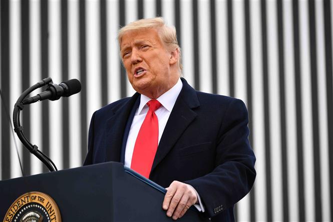 Trong ảnh: Tổng thống Mỹ Donald Trump phát biểu tại Alamo, bang Texas ngày 12/1/2021. Ảnh: AFP/TTXVN