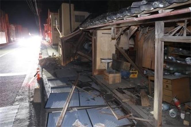 Nhà cửa bị phá hủy sau trận động đất tại Koori, tỉnh Fukushima, Nhật Bản, ngày 14/2/2021. Ảnh: Kyodo/ TTXVN