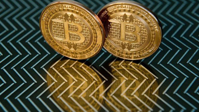 Đồng Bitcoin lần đầu tiên vượt ngưỡng 49.000 USD