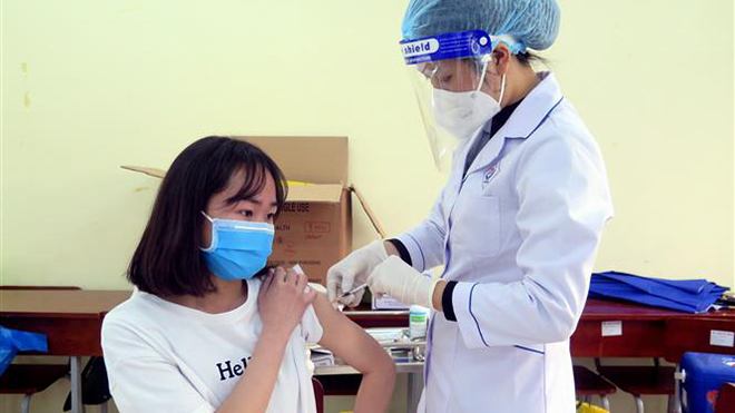 Việt Nam đang tham khảo ý kiến về tiêm vaccine Covid-19 cho trẻ từ 5-11 tuổi