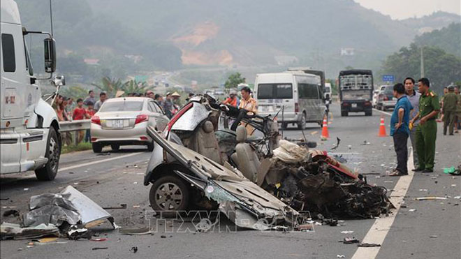  27 vụ tai nạn giao thông, làm chết 15 người trong ngày 28 Tết