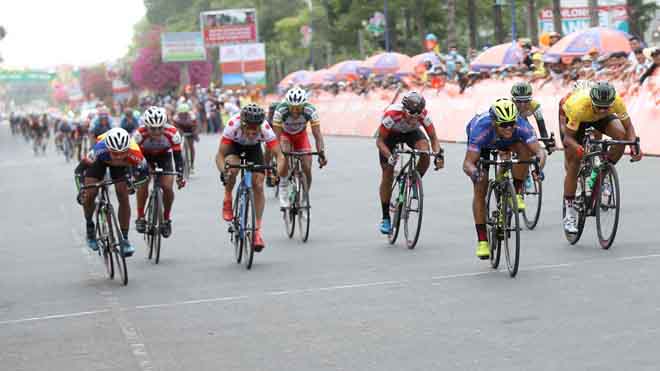 Lê Nguyệt Minh lần thứ 6 thắng chặng giải xe đạp HTV 2018