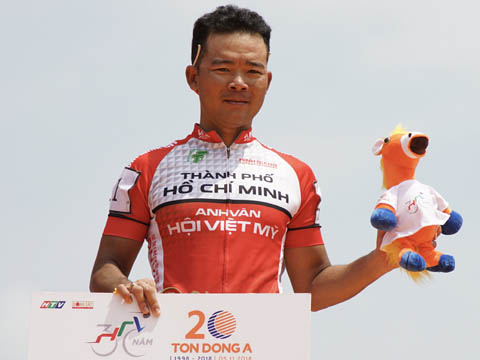 Lê Văn Duẩn là một trong những tay đua sở hữu cú nước rút tốt nhất xe đạp Việt Nam hiện tại. Ảnh: BM