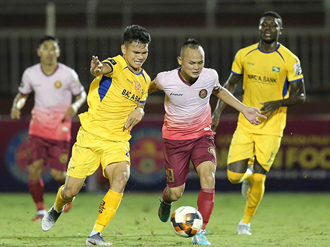 Quốc Phương đưa đội nhà dẫn trước 2-1 nhưng không thể bảo vệ thành quả trọn vẹn đó. Ảnh: VPF