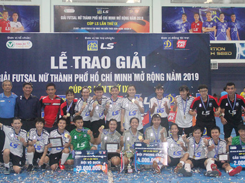 Đội chủ nhà đã đòi lại vị thế thống trị ở giải futsal nữ lớn thứ 2 trong năm của futsal Việt Nam. Ảnh: ĐA
