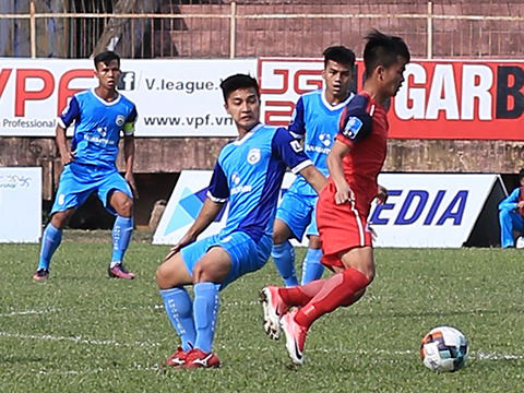 Martin Lò cùng các đồng đội ở Phố Hiến đã tiến sát chiếc vé dự trận play-off dự V-League 2020. Ảnh: VPF