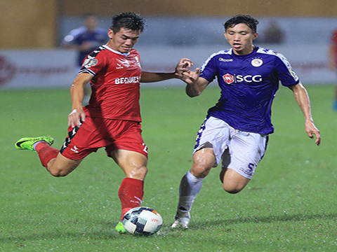 Sự quyết liệt đến phút cuối cùng của các trận đấu giúp V-League hấp dẫn hơn với CĐV nước nhà. Ảnh: VPF
