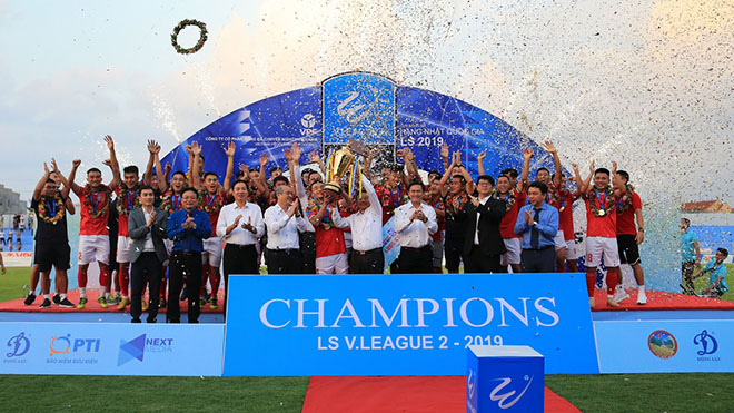 Martin Lo chờ đá play-off, Phù Đổng xuống hạng Nhì