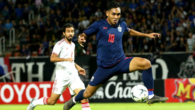 Dangda có 1 bàn thắng và 1 cú đánh đầu trúng xà ngang UAE tối 15/10