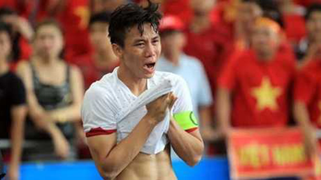 Ngọc Hải từng khóc nghẹn sau thất bại của đội tuyển Việt Nam. Ảnh: TM