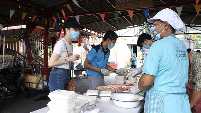 Bóng đá Thái Lan dù rất khó khăn nhưng luôn hướng tới cộng đồng