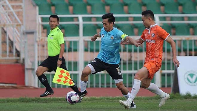 Quang Hải và đồng đội vất vả trước tân binh V League 2021