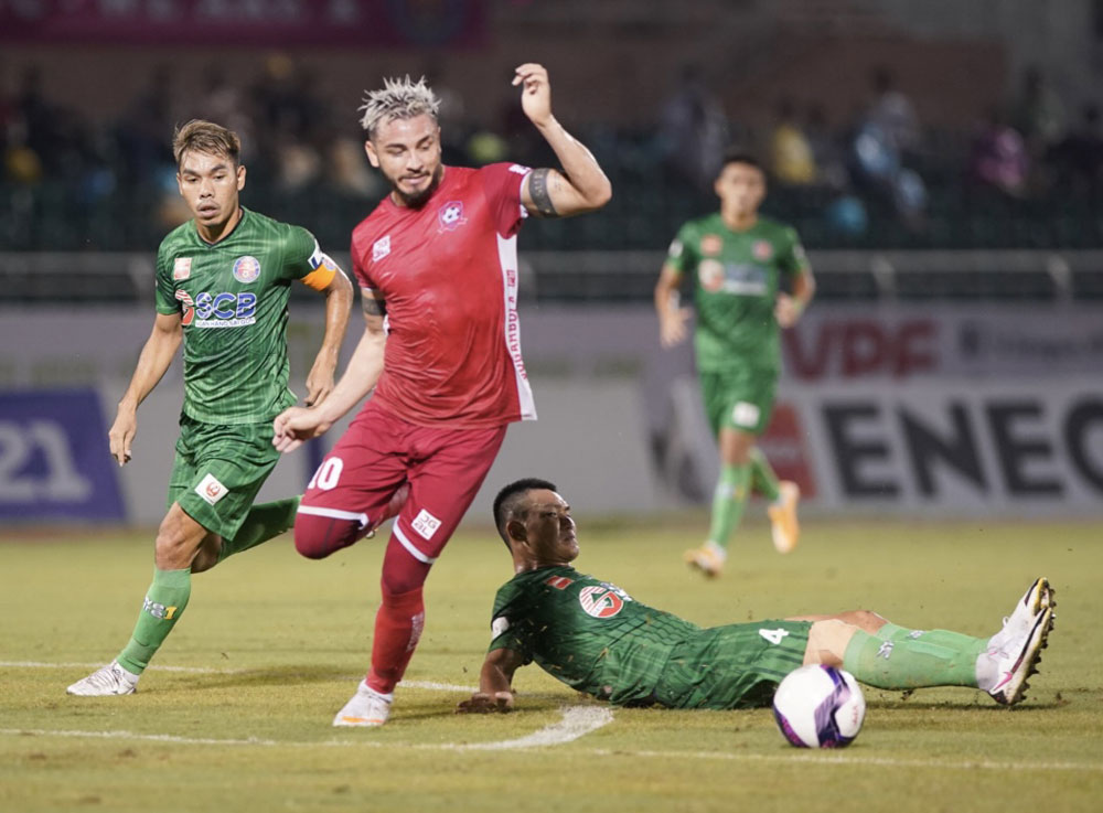 Sài Gòn FC có thể rơi xuống đáy bảng sau lượt đi nếu không có sự bổ sung chất lượng trên hàng công sau vòng 10 này. Ảnh: VPF