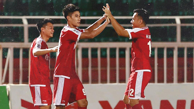 Mạnh Dũng giúp Viettel dội 'mưa bàn thắng' vào lưới CLB Lào