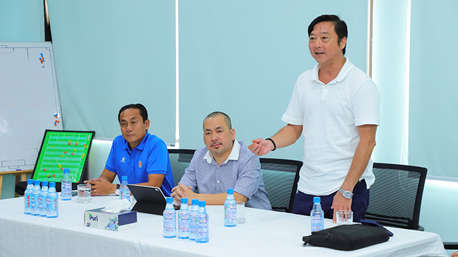 Giám đốc kĩ thuật Lê Huỳnh Đức sẽ đối đầu HLV Kiatisuk từ vòng 11 V-League 2022. Ảnh: SGFC