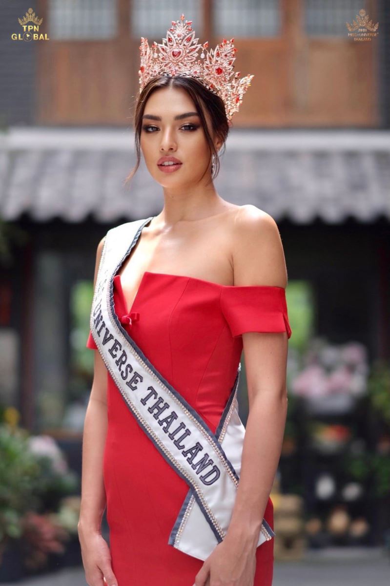 Miss Universe Thái Lan 2021: Sở hữu thân hình quá khổ, nhưng chưa bao giờ xấu hổ vì điều đó - Ảnh 9.