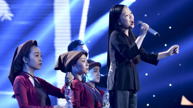 The Voice Kids 2017 tập 12: Học trò Soobin hóa thiếu nữ hát ‘Chị tôi’, Vũ Cát Tường tặng 'điểm 10'