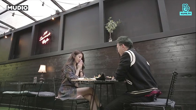 Soobin Hoàng Sơn và Ji Yeon công khai hình ảnh 'hẹn hò' 