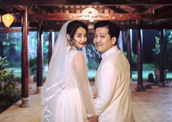 Trường Giang và Nhã Phương đính hôn ấm áp, kín đáo bên bờ biển