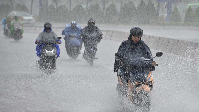 Tây Nguyên và Nam Bộ mưa lớn, cảnh báo dông, lốc, sét và gió giật mạnh