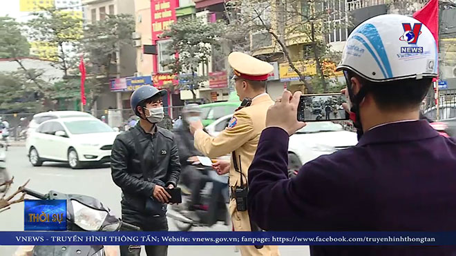 VIDEO: Người dân ghi âm, ghi hình giám sát lực lượng CSGT làm nhiệm vụ
