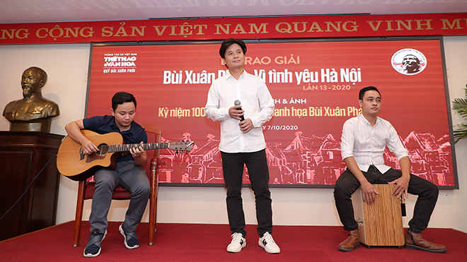 Ca sĩ Tấn Minh: '15-16 tuổi tôi đã yêu nhạc Phú Quang rồi'