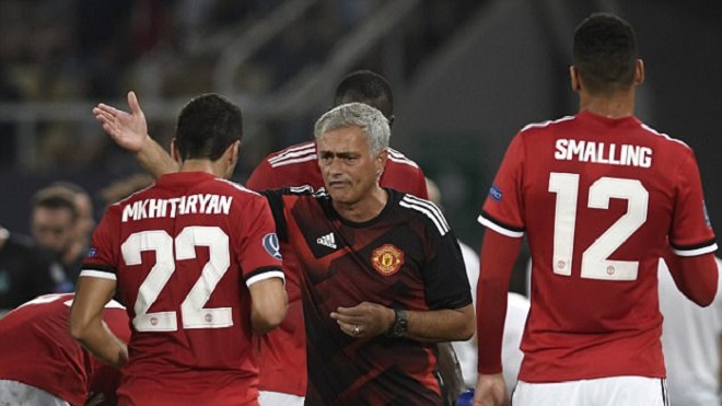 Mourinho: 'Mkhitaryan đá như tàng hình nên mất chỗ. Chuyện đơn giản thế thôi'