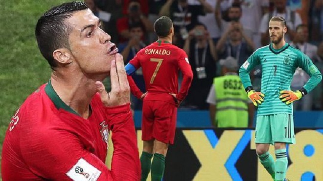Ronaldo ăn mừng như thể muốn cạo sạch râu của De Gea