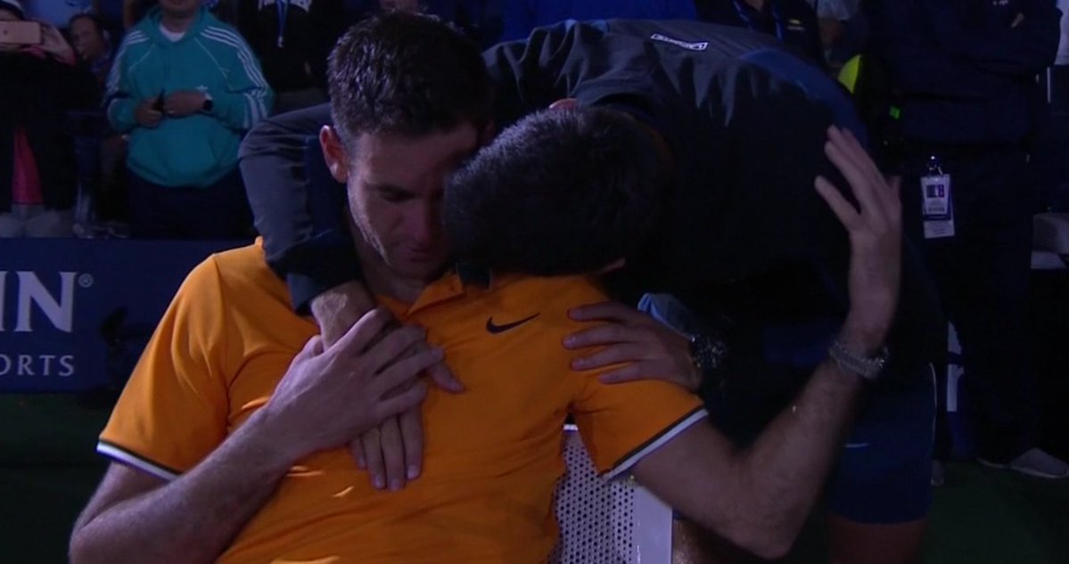 Djokovic gây sốt với hành động an ủi Del Potro sau trận Chung kết US Open 2018