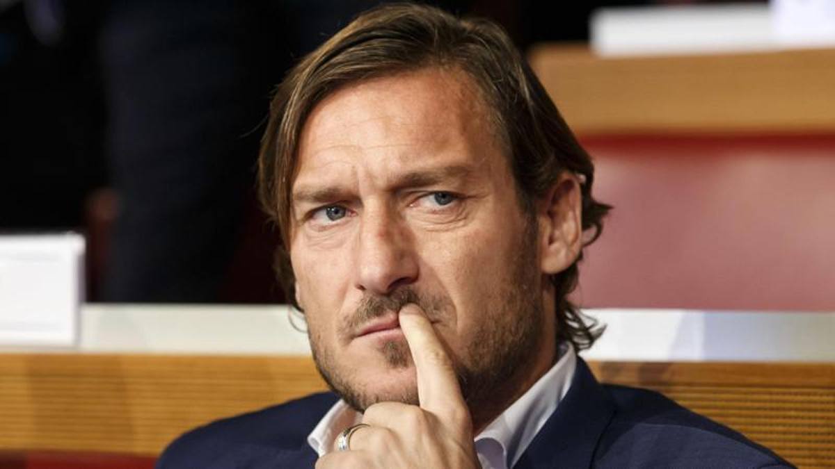 Totti, Francesco Totti, AS Roma, Totti rời AS Roma, Serie A, Hoàng tử thành Rome, De Rossi, Totti chia tay AS Roma