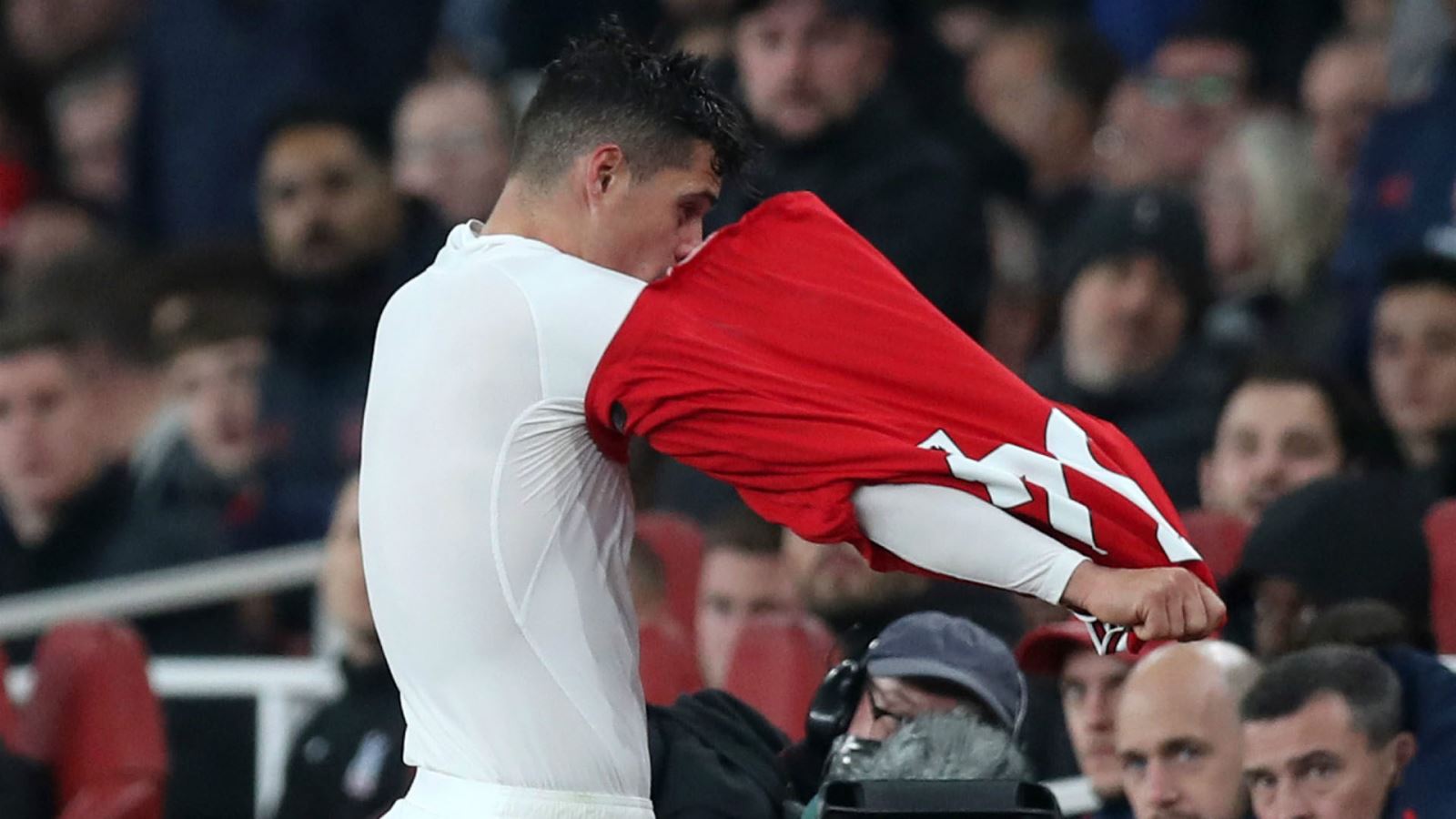 Arsenal, xhaka, kết quả bóng đá, Arsenal 2-2 Crystal Palace, kết quả Arsenal đấu với Crystal Palace, bảng xếp hạng bóng đá Anh, bxh ngoại hạng Anh, Arsenal