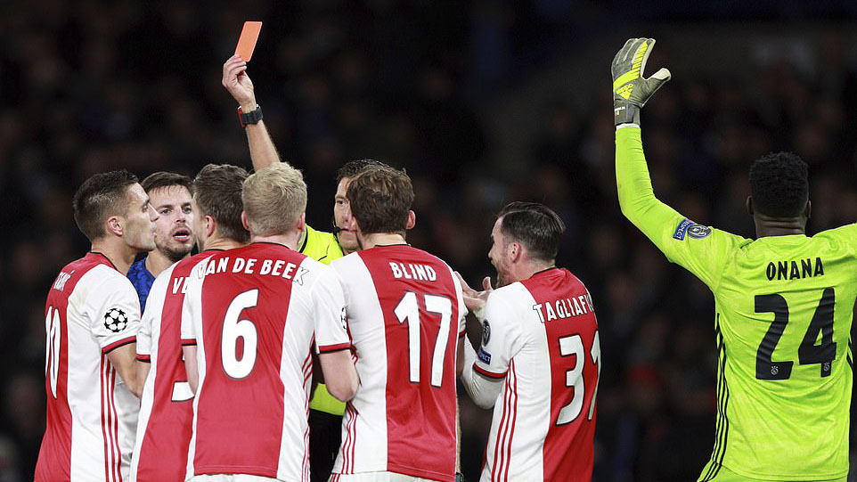ket qua bong da hôm nay, trực tiếp bóng đá, thẻ đỏ, Daley Blind, ket qua bong da, lich thi dau bong da hom nay, bong da hom nay, Joel Veltman, penalty, Cúp C1, Chelsea, Chelsea vs Ajax, Lampard, K+, K+PM, K+PC